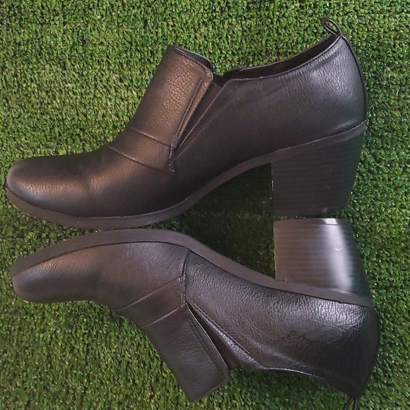 Croft Barrow Ortholite Comfort Ankle Booties  Elastic Sides for Easy Slip On 10 - Picture 5 of 10